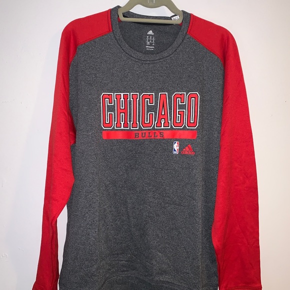 SOLD❗️Chicago Bulls Adidas Climawarm Red Sweater - Picture 2 of 5